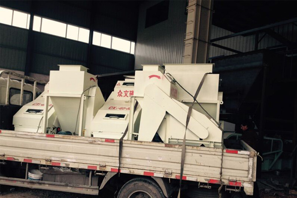 5臺(tái)AA系列磁選機(jī)到貨現(xiàn)場(chǎng)圖